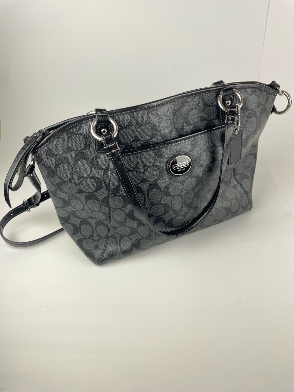 COACH Peyton Signature Pocket Tote Bag Grey/Black Coated Canvas Crossbody purse